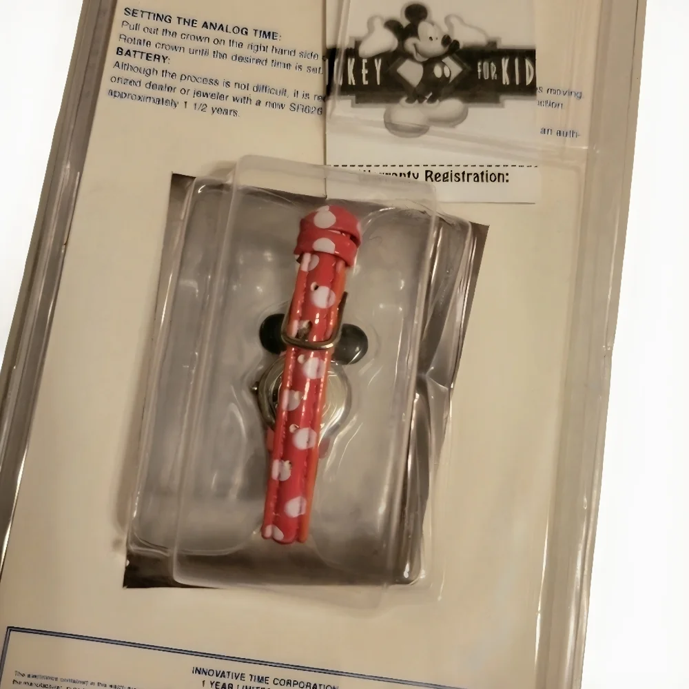 NEW in Pkg Kid's Disney Vintage Minnie Mouse Analog Quartz Wristwatch